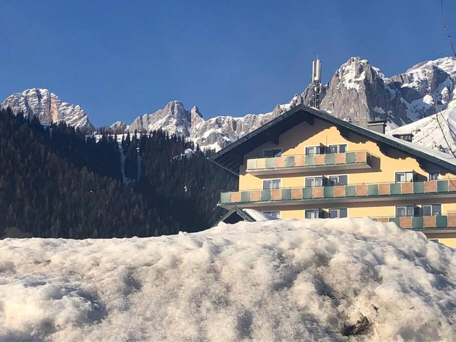 Family - Dachstein View